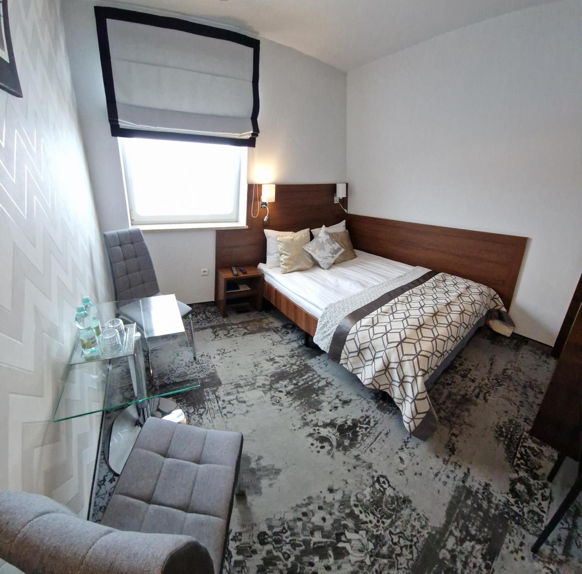 Cynamon Otel Nowy Sącz Dış mekan fotoğraf