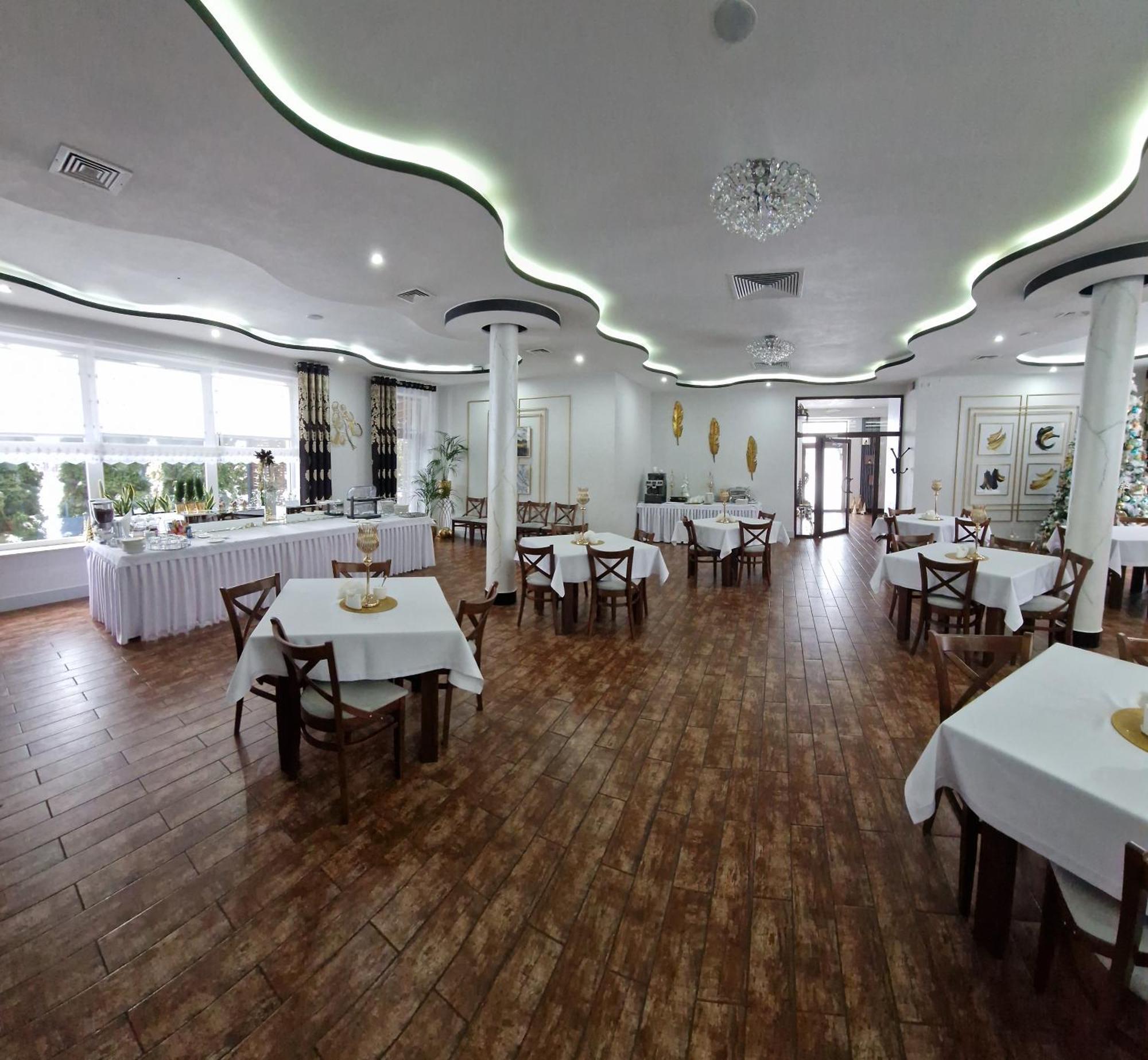 Cynamon Otel Nowy Sącz Dış mekan fotoğraf