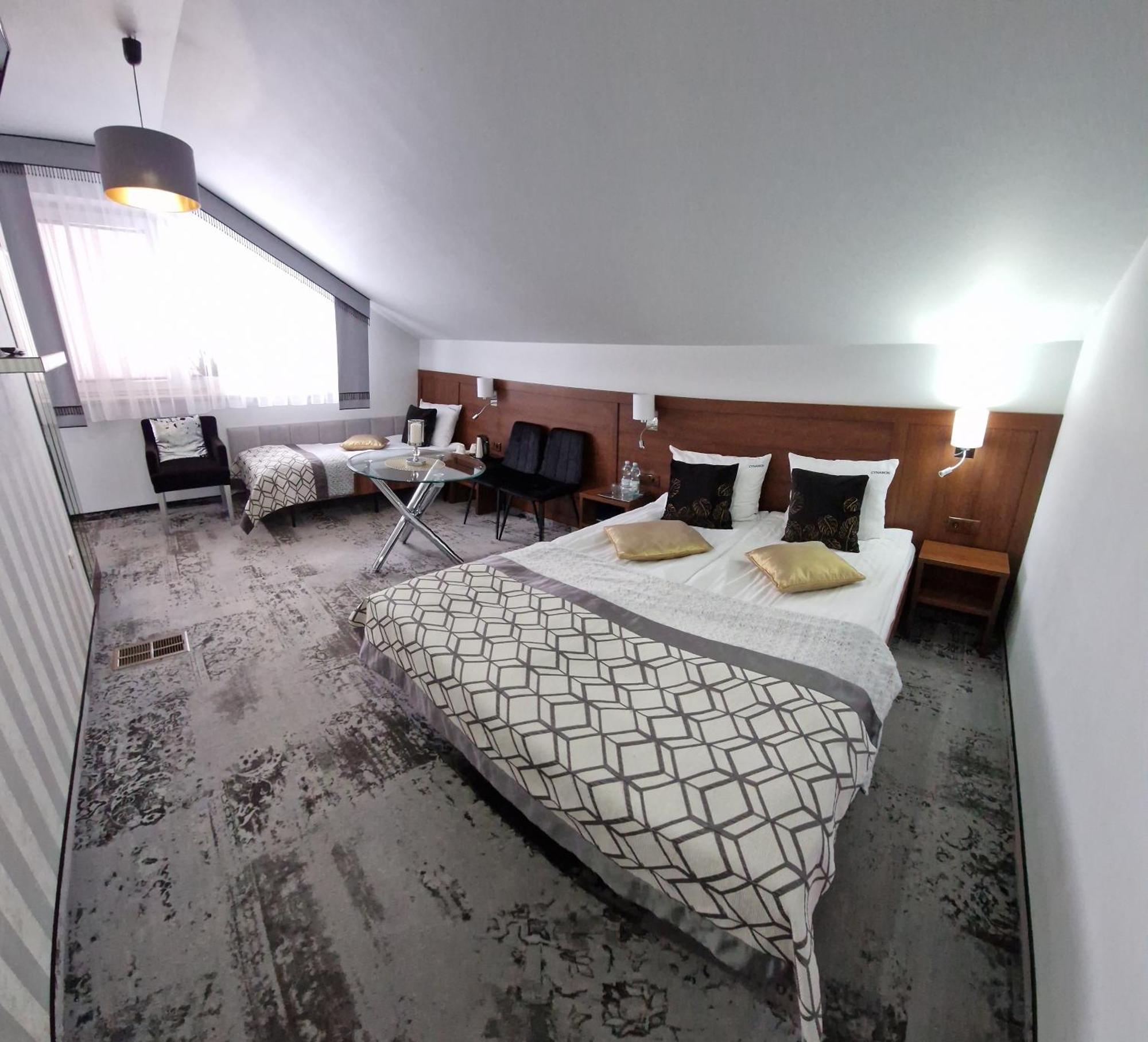 Cynamon Otel Nowy Sącz Dış mekan fotoğraf