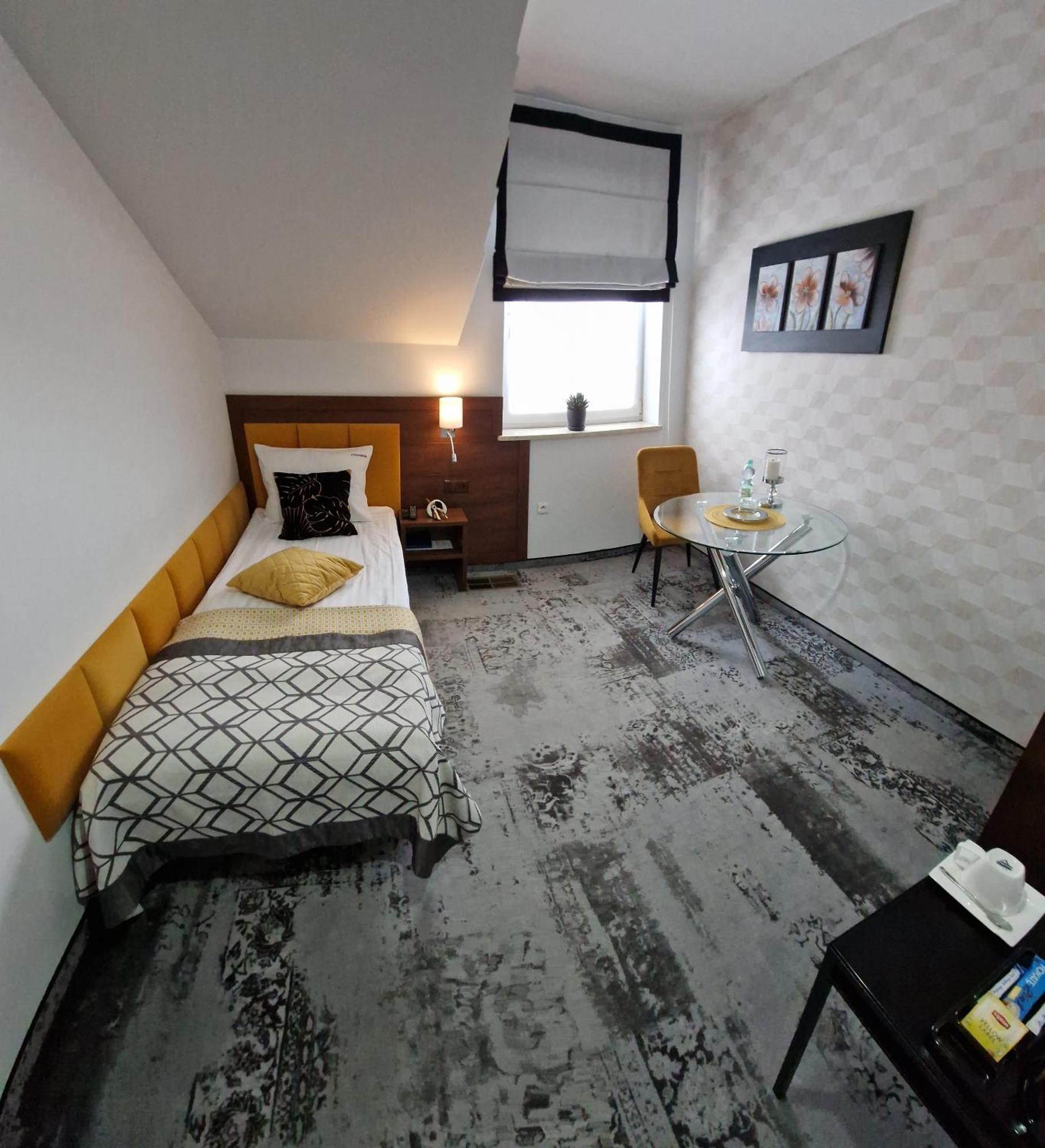 Cynamon Otel Nowy Sącz Dış mekan fotoğraf